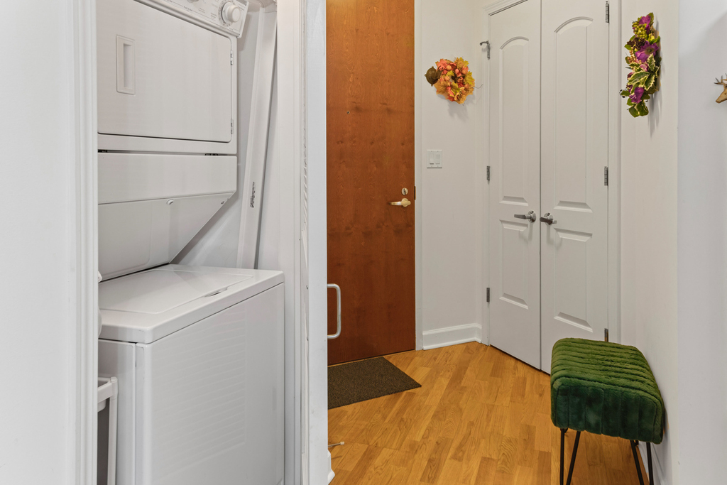 420 E Waterside Drive - Photo 8