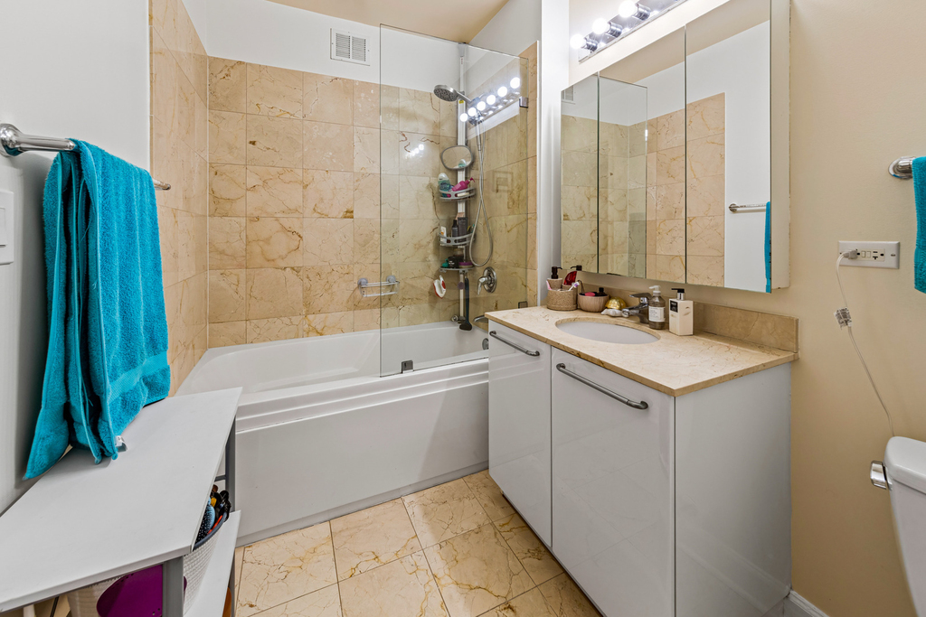 420 E Waterside Drive - Photo 7