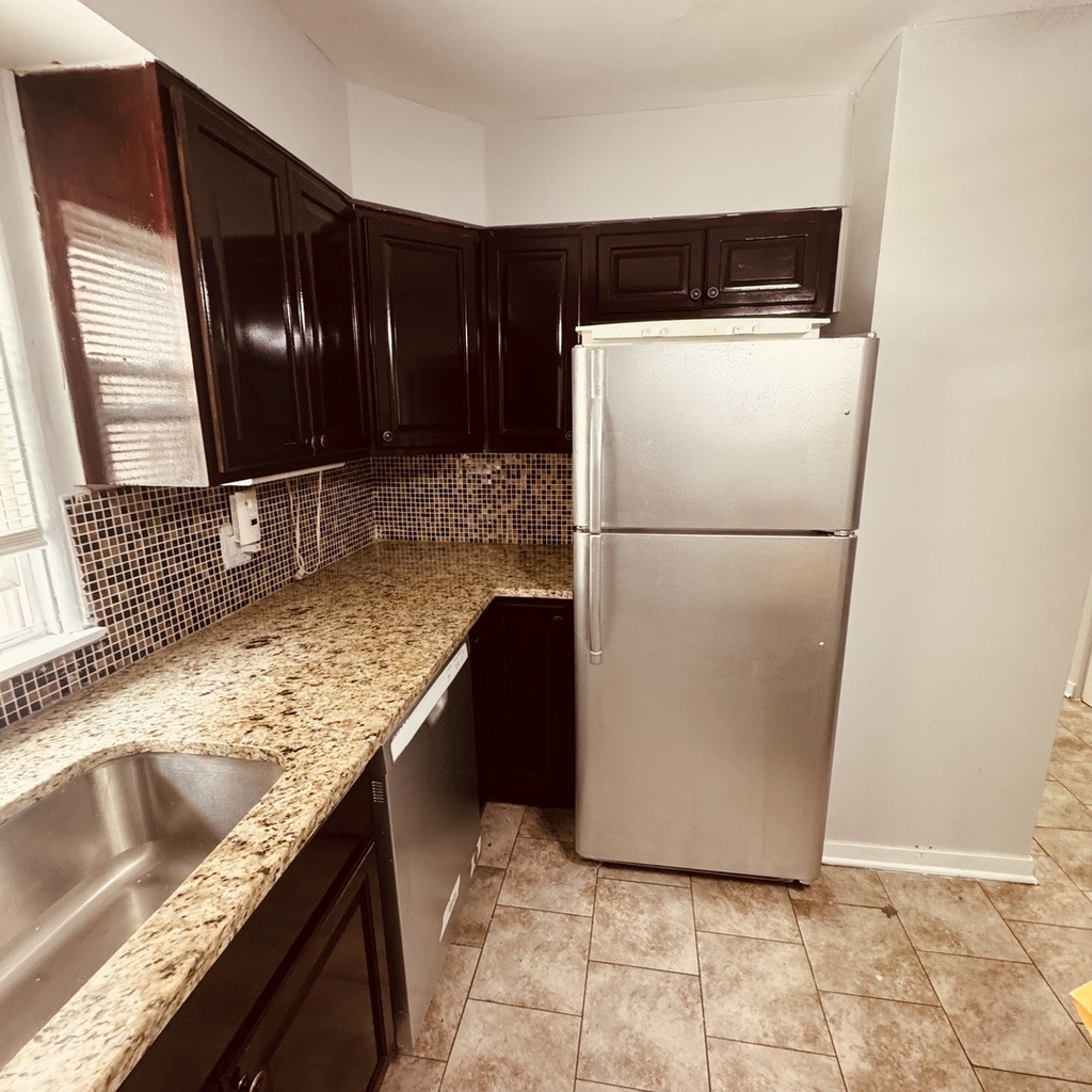 5544 N Campbell Avenue - Photo 2