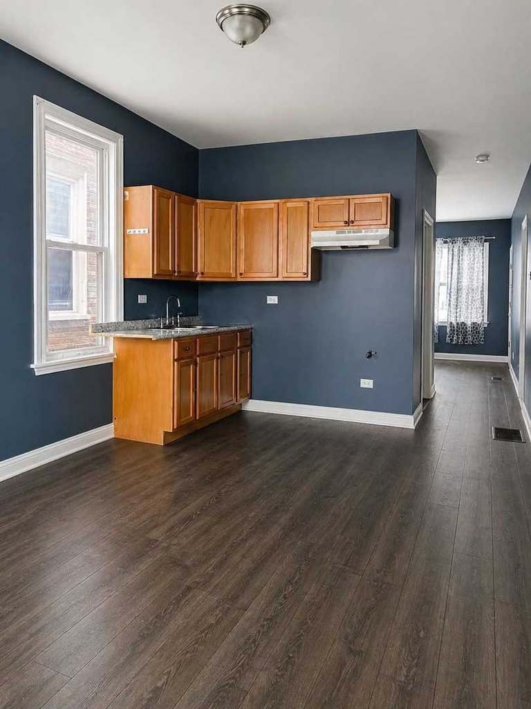 2114 W 51st Street - Photo 4