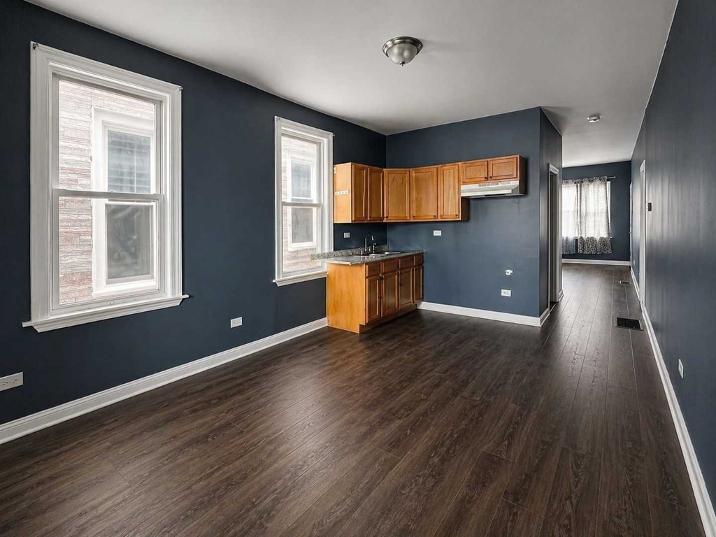 2114 W 51st Street - Photo 5
