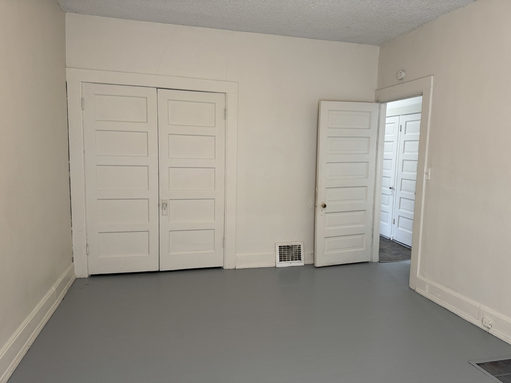 1421 Grand Avenue - Photo 9