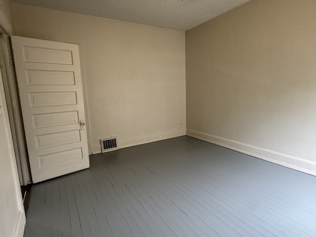 1421 Grand Avenue - Photo 6