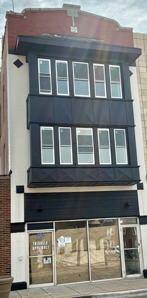 224 E Cass Street - Photo 0