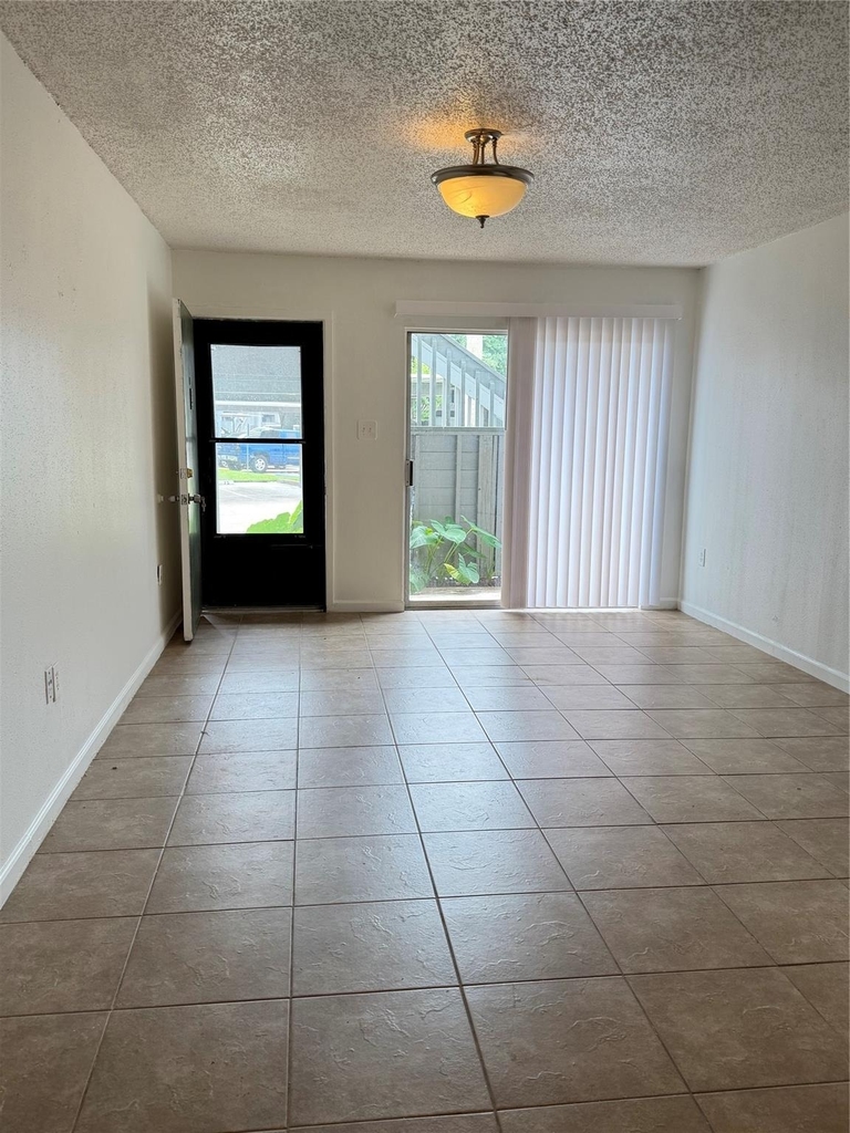 260 El Dorado Boulevard - Photo 5