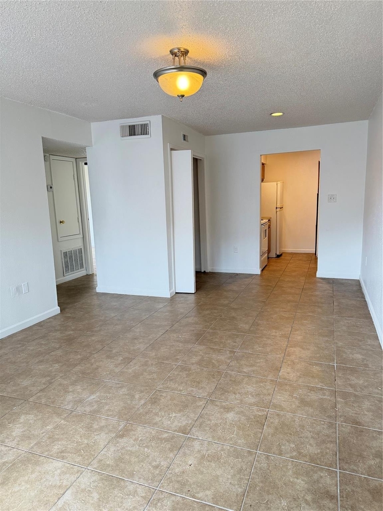 260 El Dorado Boulevard - Photo 2