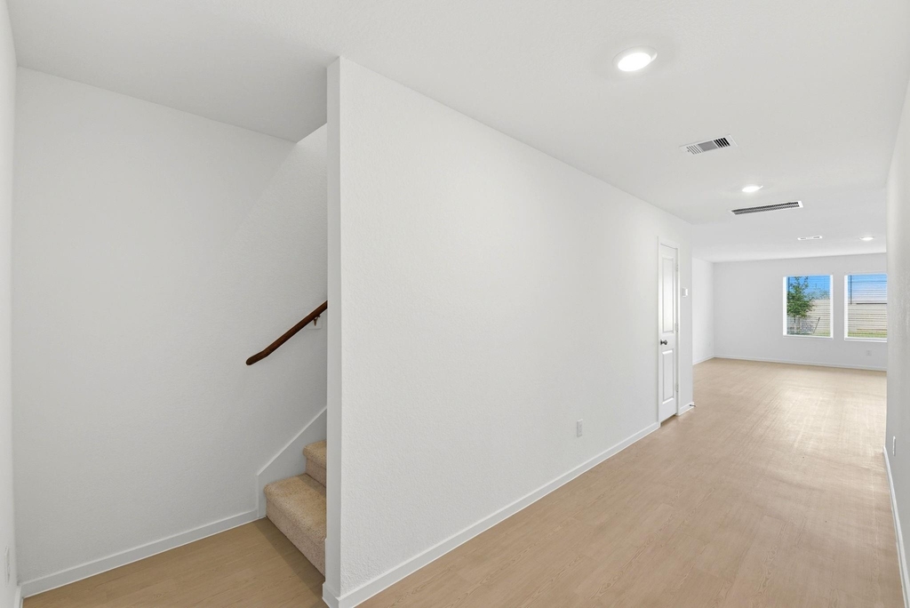 629 Craven Street - Photo 6
