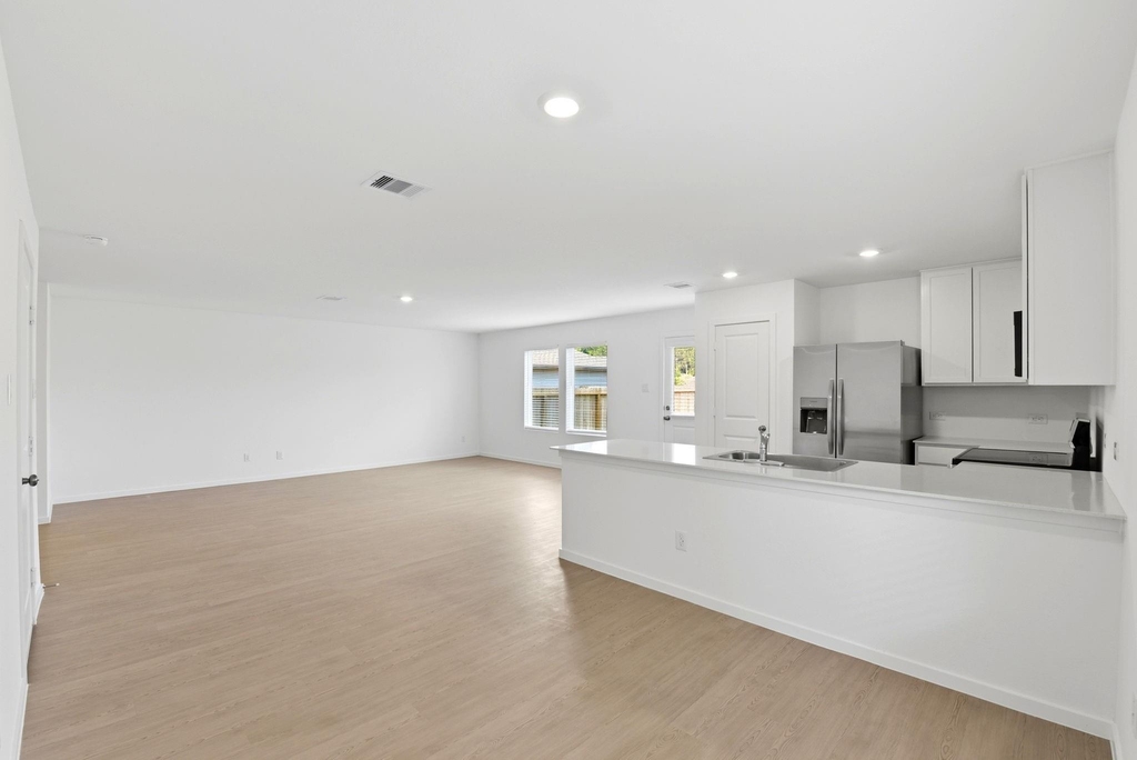 629 Craven Street - Photo 9