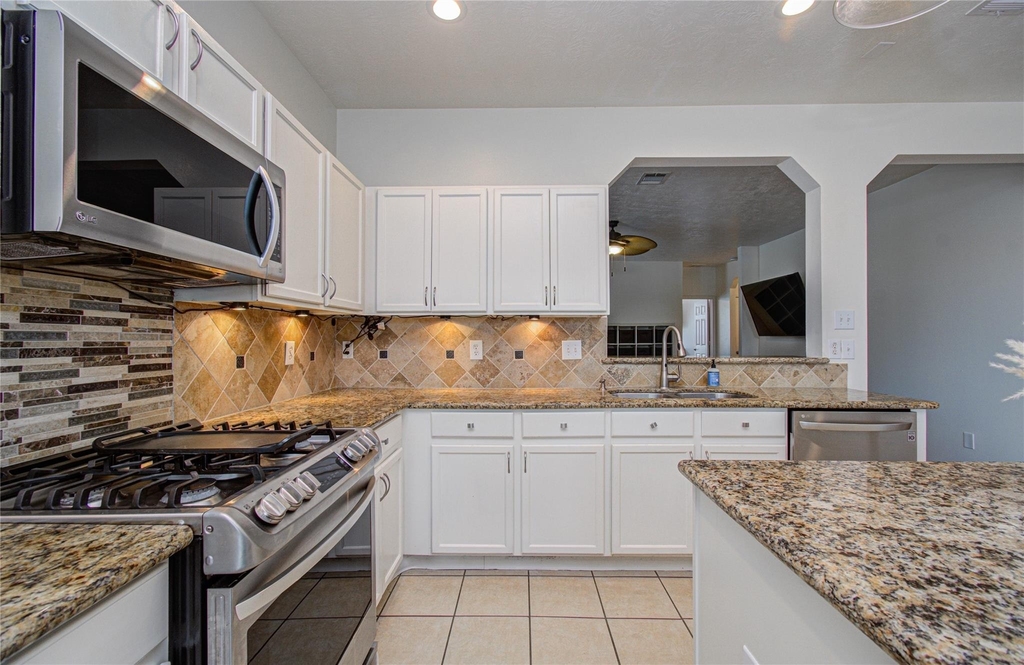 24135 Pinecreek Point - Photo 10