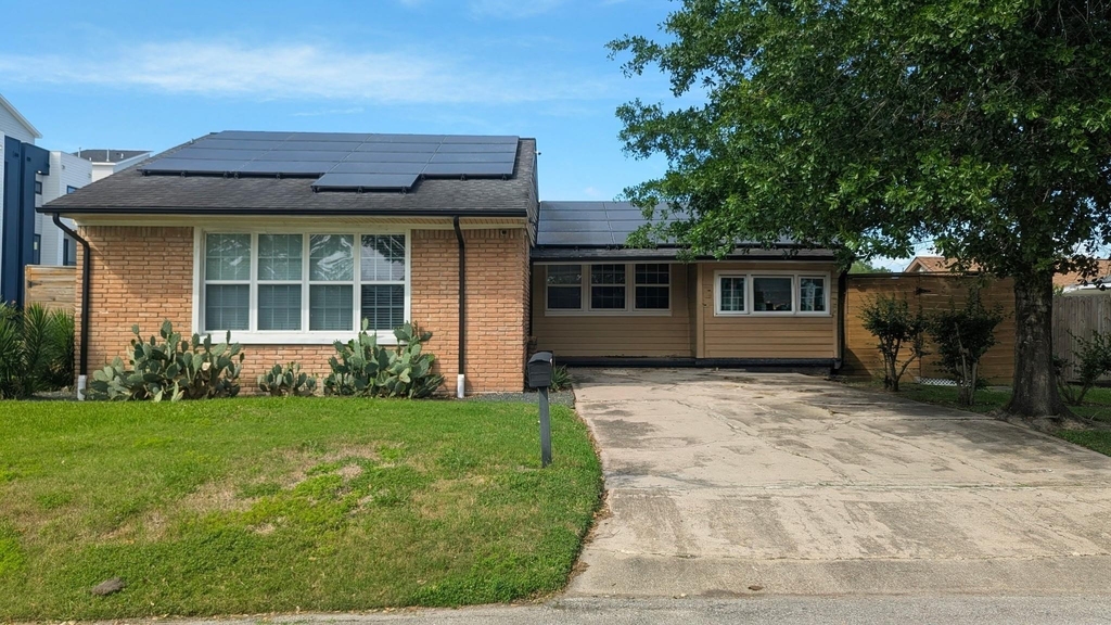 3571 Daphne Street - Photo 0