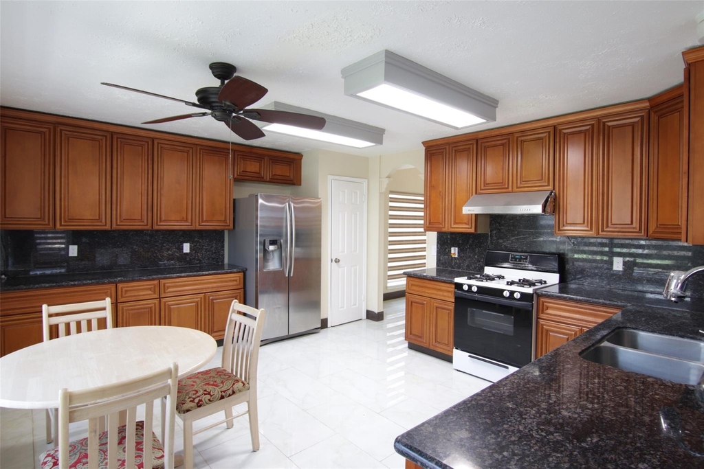 12430 Brook Meadows Lane - Photo 5