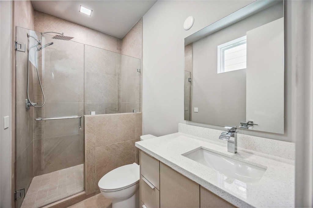 1111 W 21st Street - Photo 23