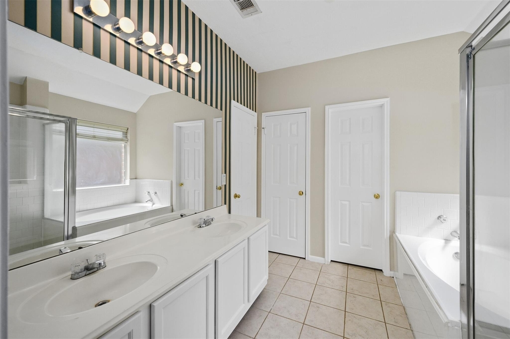 1631 Stonehaven Village Circle - Photo 5