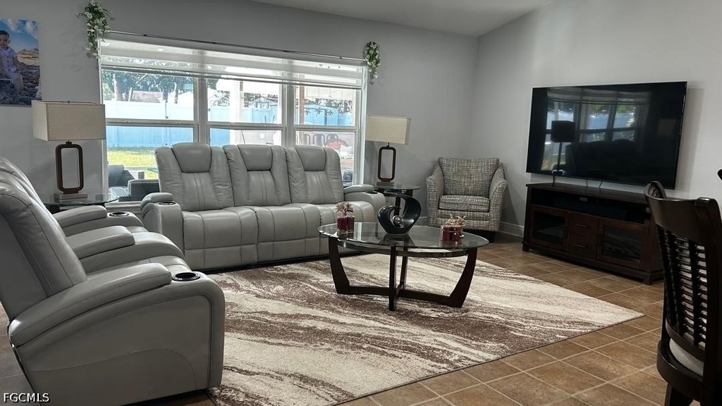 180 Sw Voltair Terrace - Photo 2