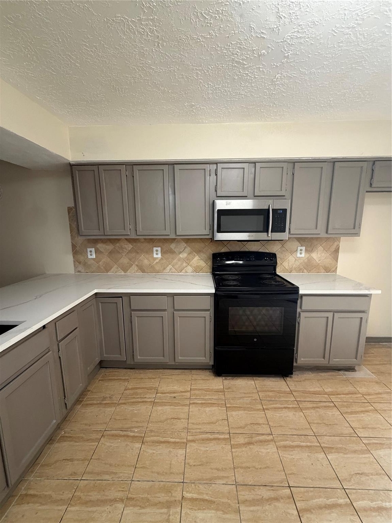 9327 Westacre Place - Photo 1