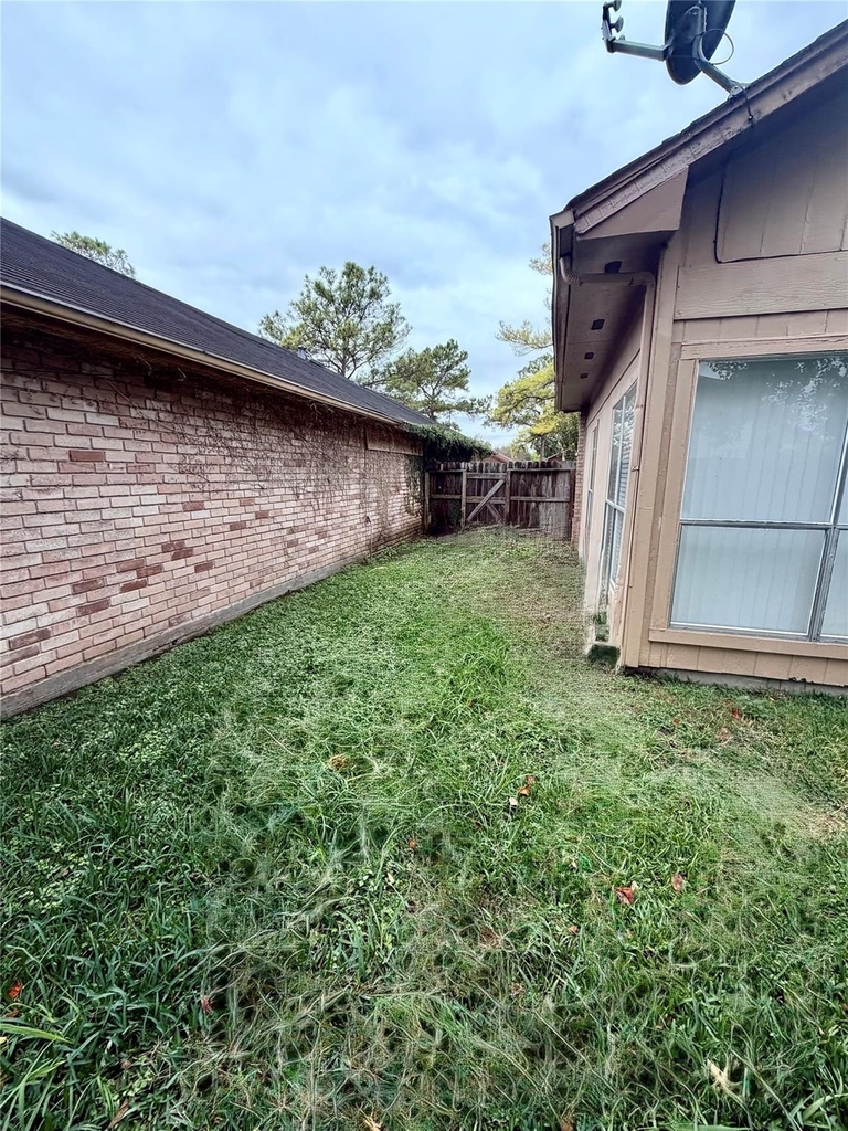 9327 Westacre Place - Photo 6