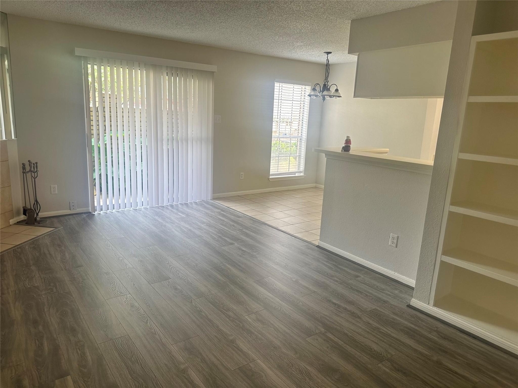 2120 El Paseo Street - Photo 2