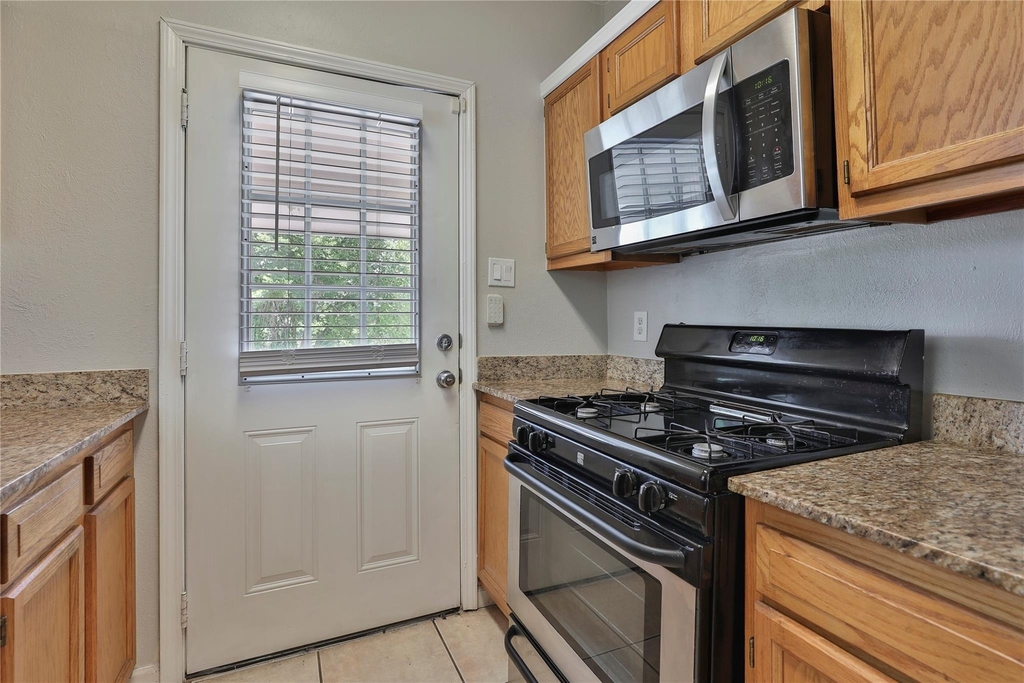 5007 Polk Street - Photo 5
