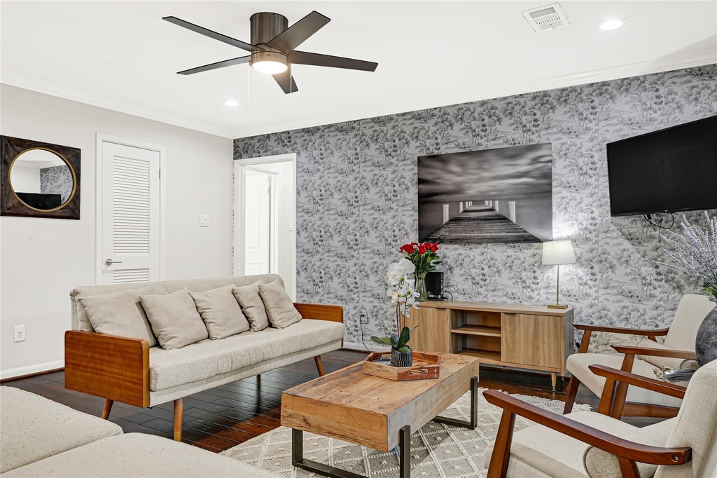 5534 Loch Lomond Drive - Photo 2