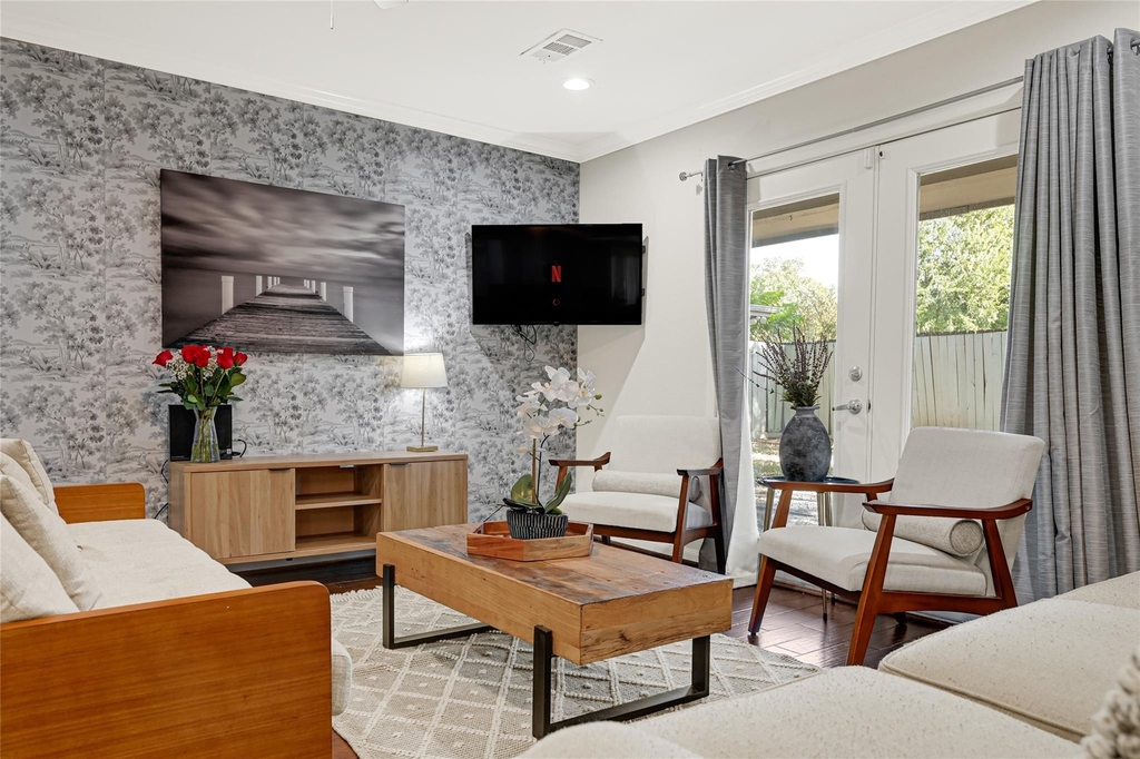 5534 Loch Lomond Drive - Photo 4