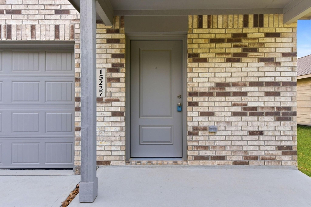 15227 Abella Drive - Photo 4