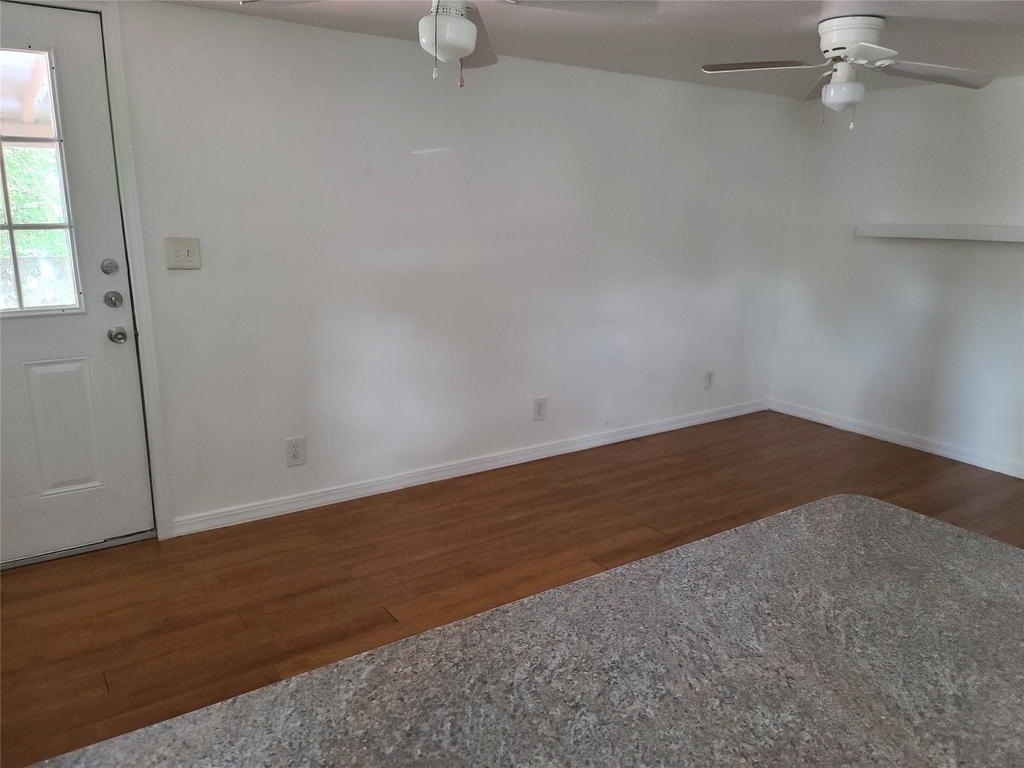 410 N Avenue D - Photo 4
