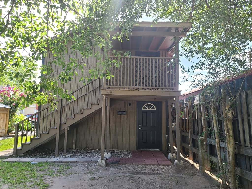 410 N Avenue D - Photo 0