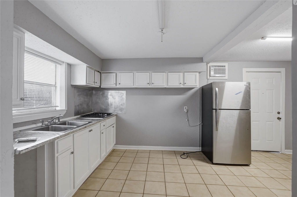 6700 Avenue S Unit D - Photo 2