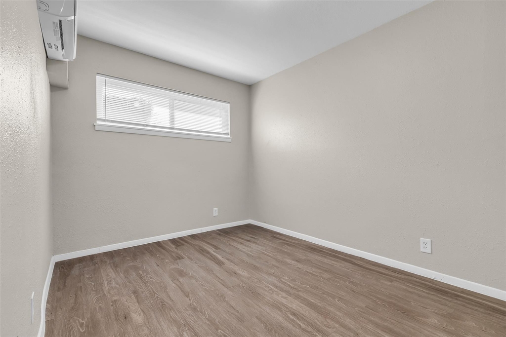 4706 Yellowstone Boulevard - Photo 10