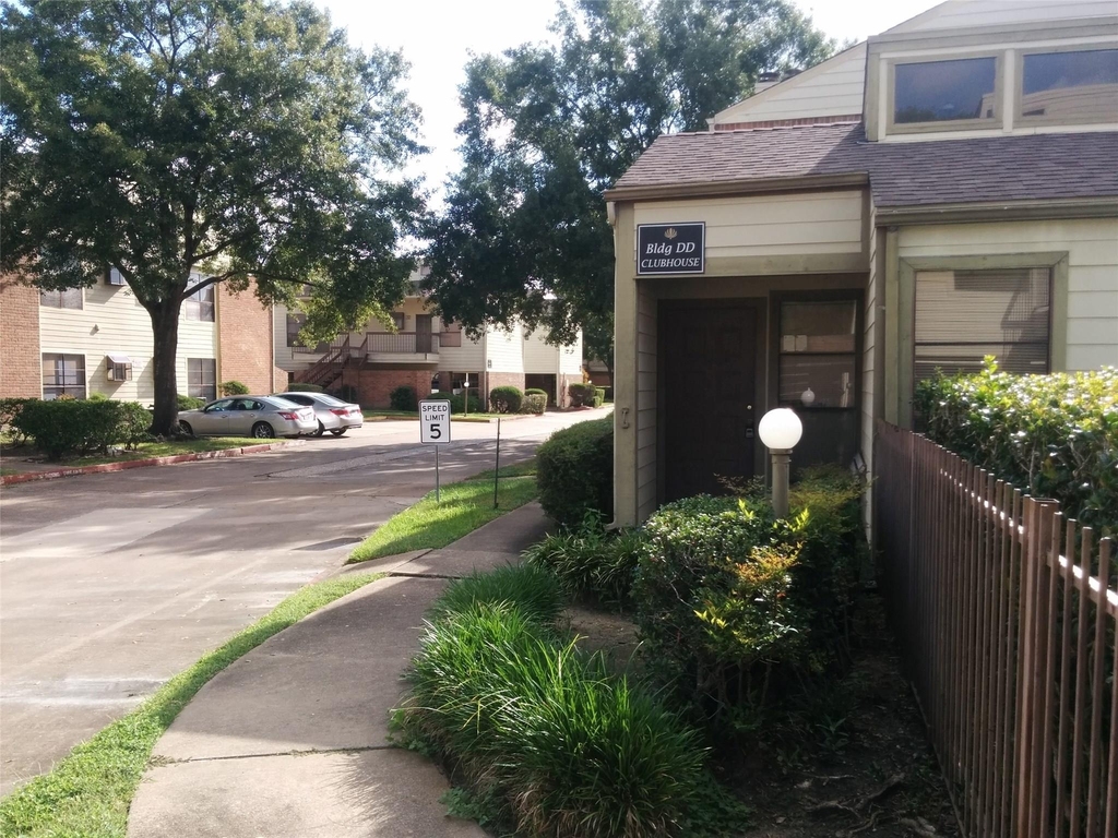7901 Cambridge Street - Photo 2