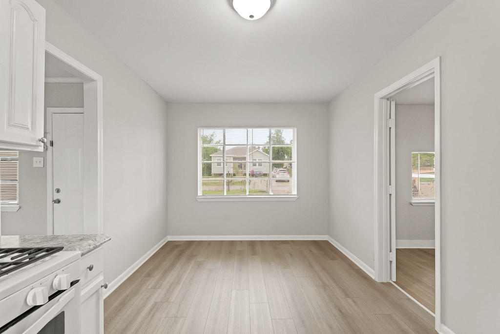 9133 Woodlyn Road - Photo 5