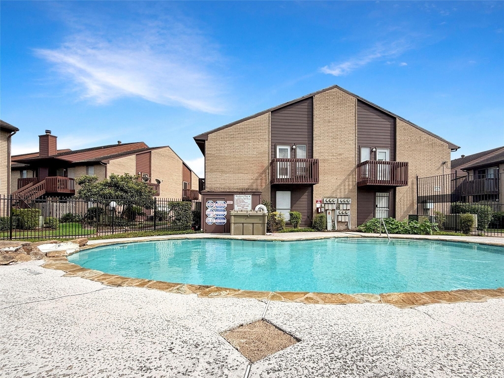 12905 Woodforest Boulevard - Photo 1