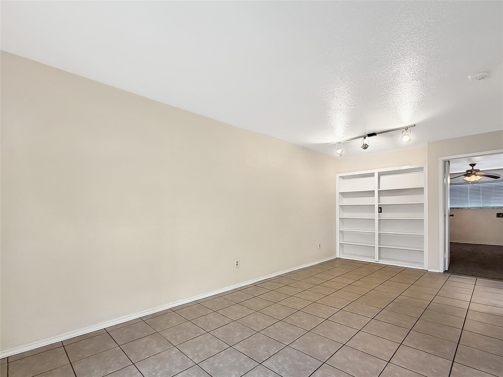 12905 Woodforest Boulevard - Photo 8