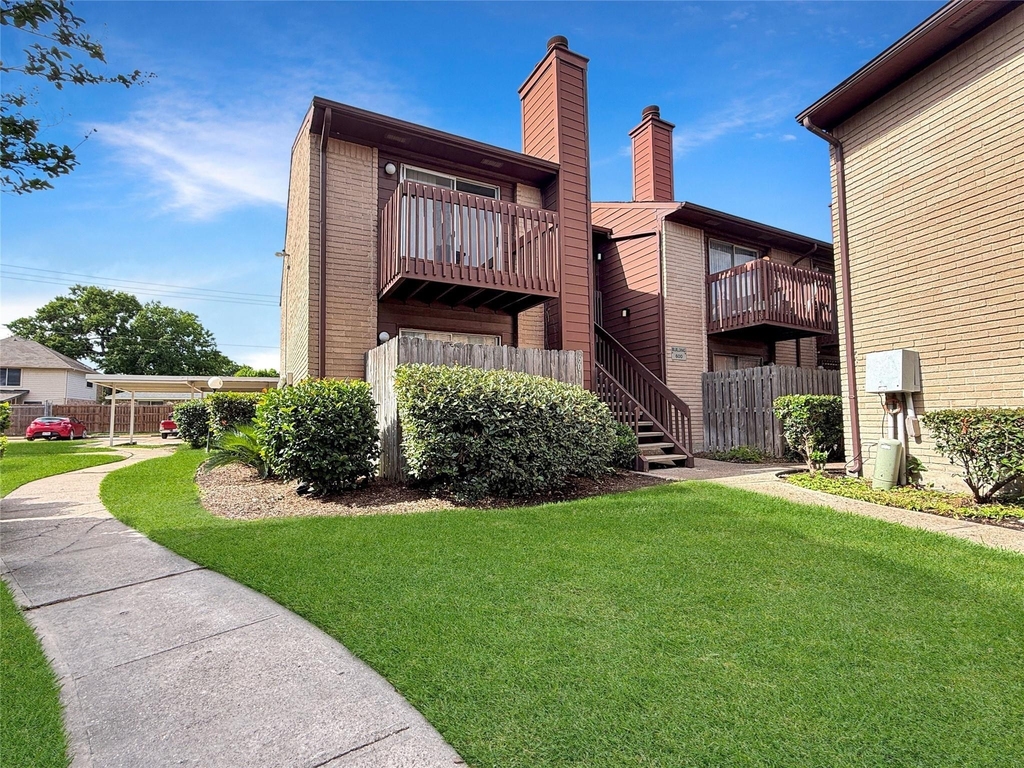 12905 Woodforest Boulevard - Photo 0
