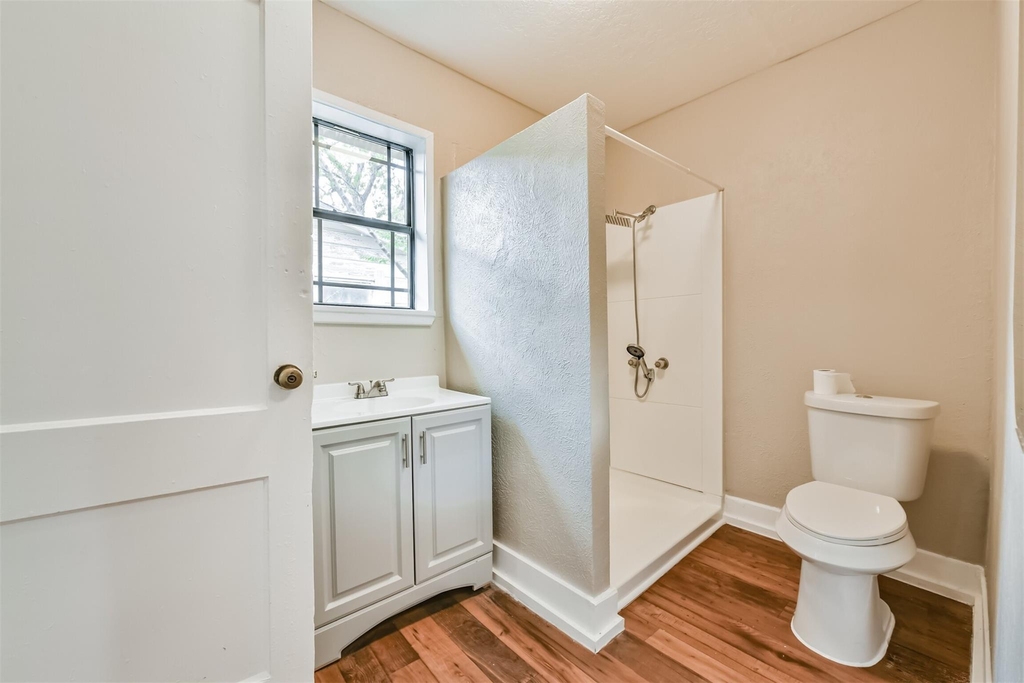 7615 Avenue E - Photo 17