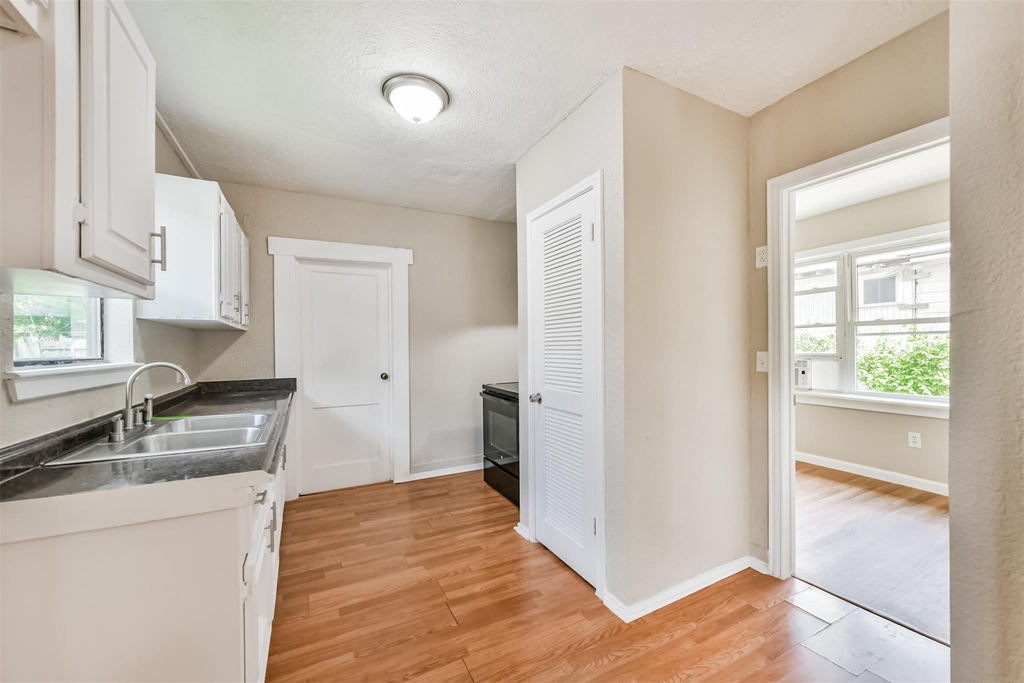 7615 Avenue E - Photo 13