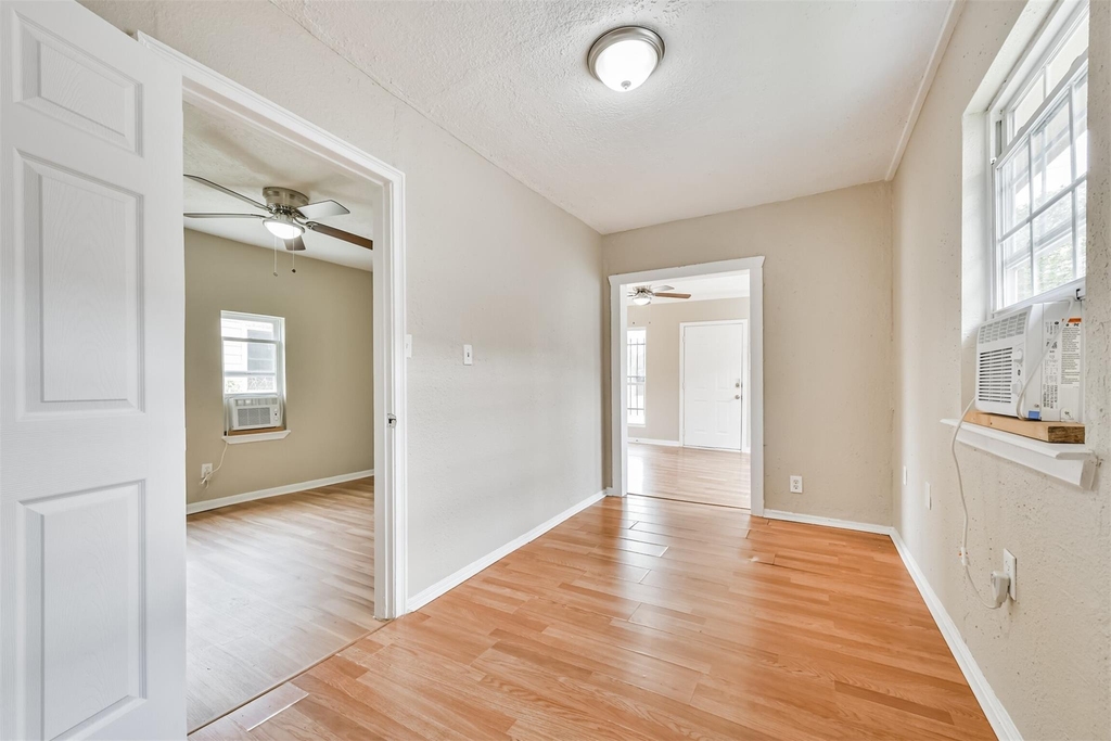 7615 Avenue E - Photo 9