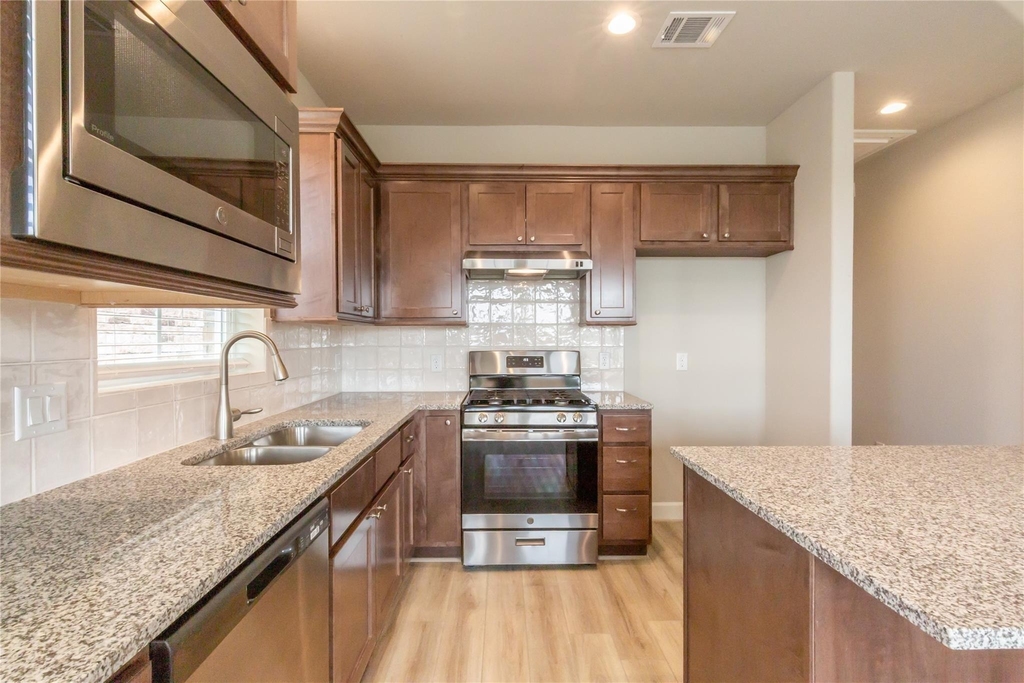 1016 Tillman Lane - Photo 5