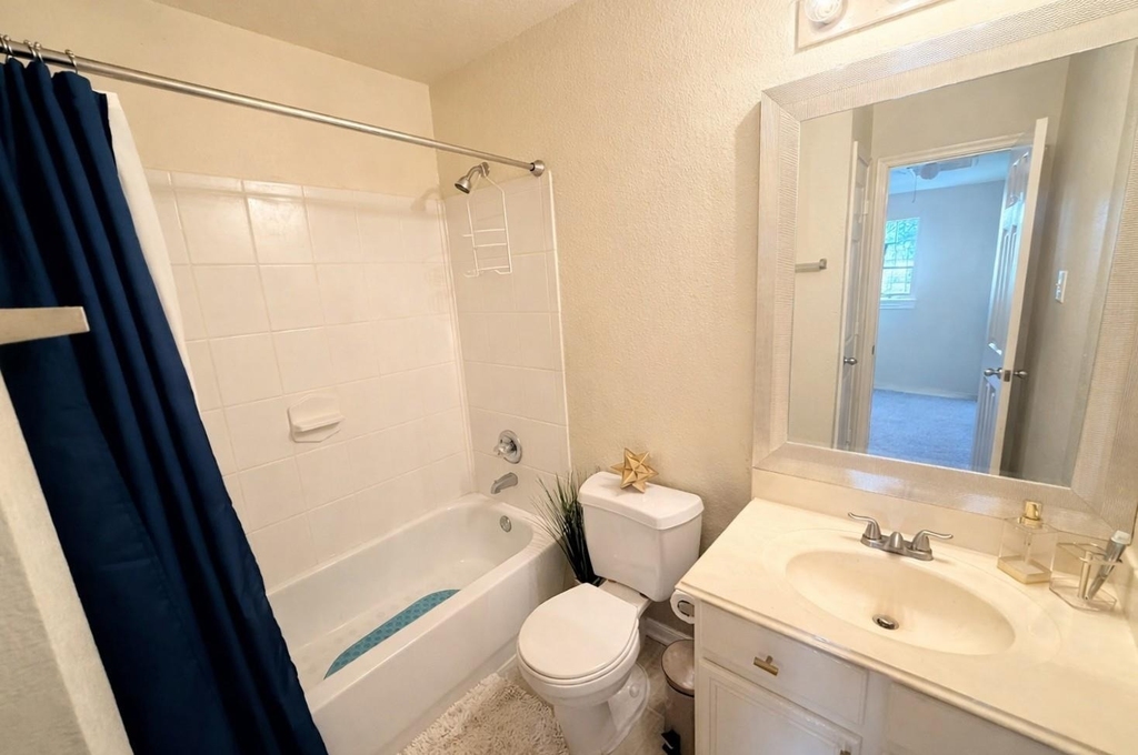 4215 Oakview Creek Lane - Photo 9