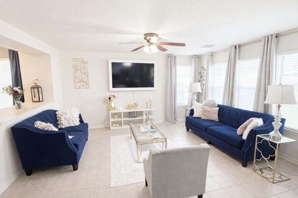 4215 Oakview Creek Lane - Photo 3