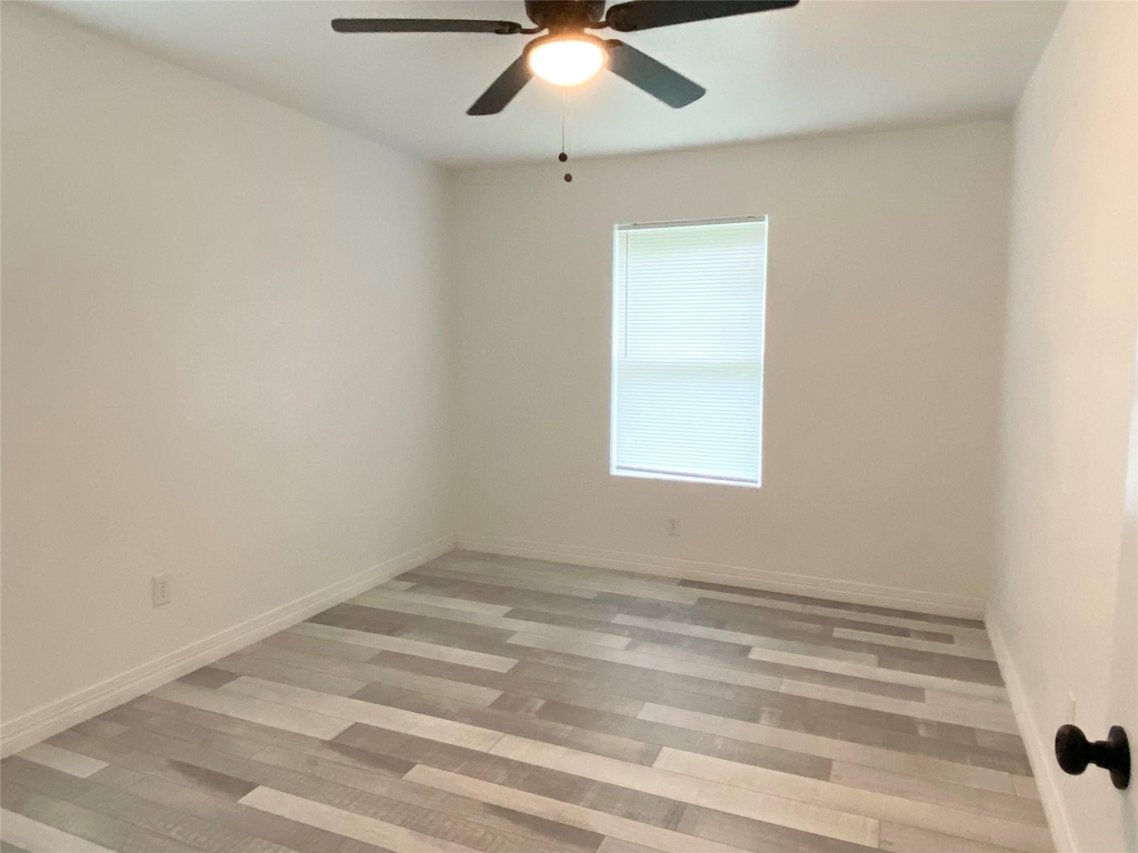 906 Eagle Avenue - Photo 1