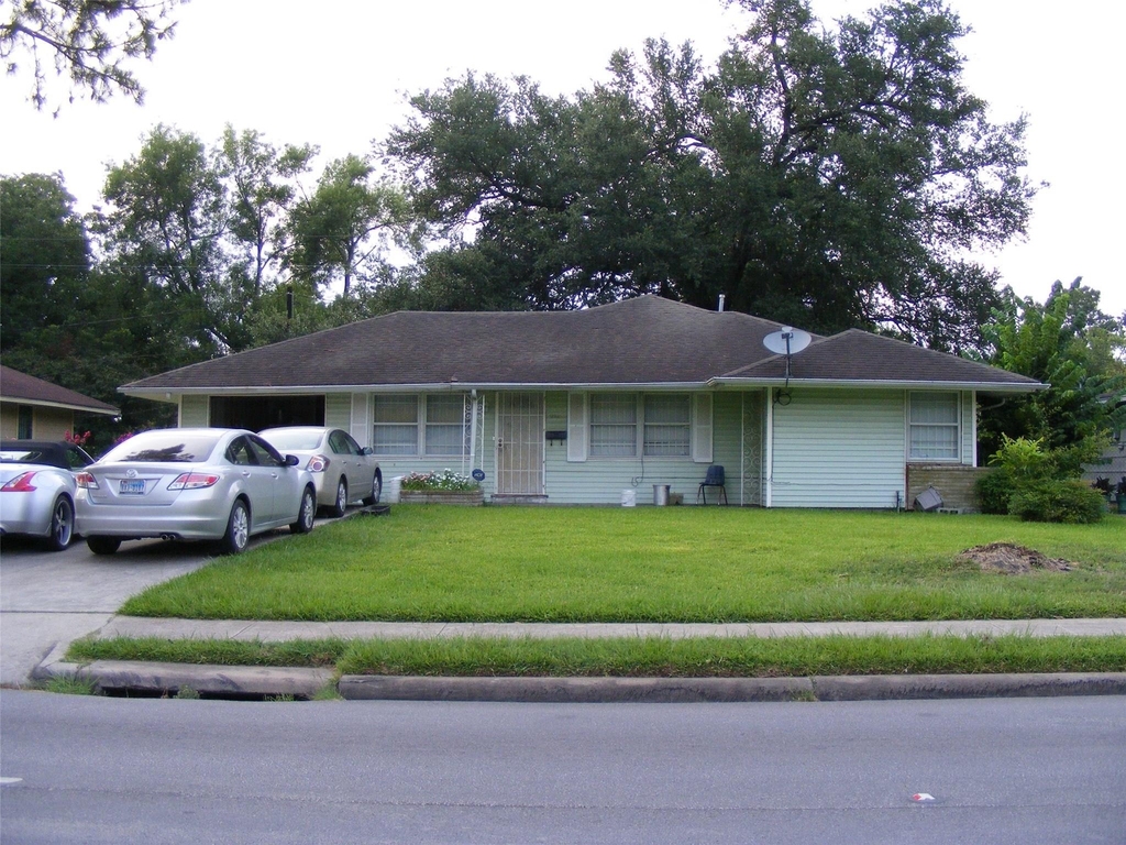 5751 Bellfort Street - Photo 0