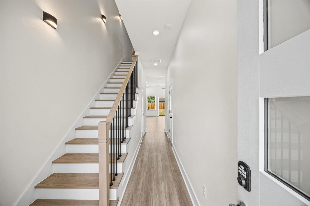443 Hahlo Street - Photo 5