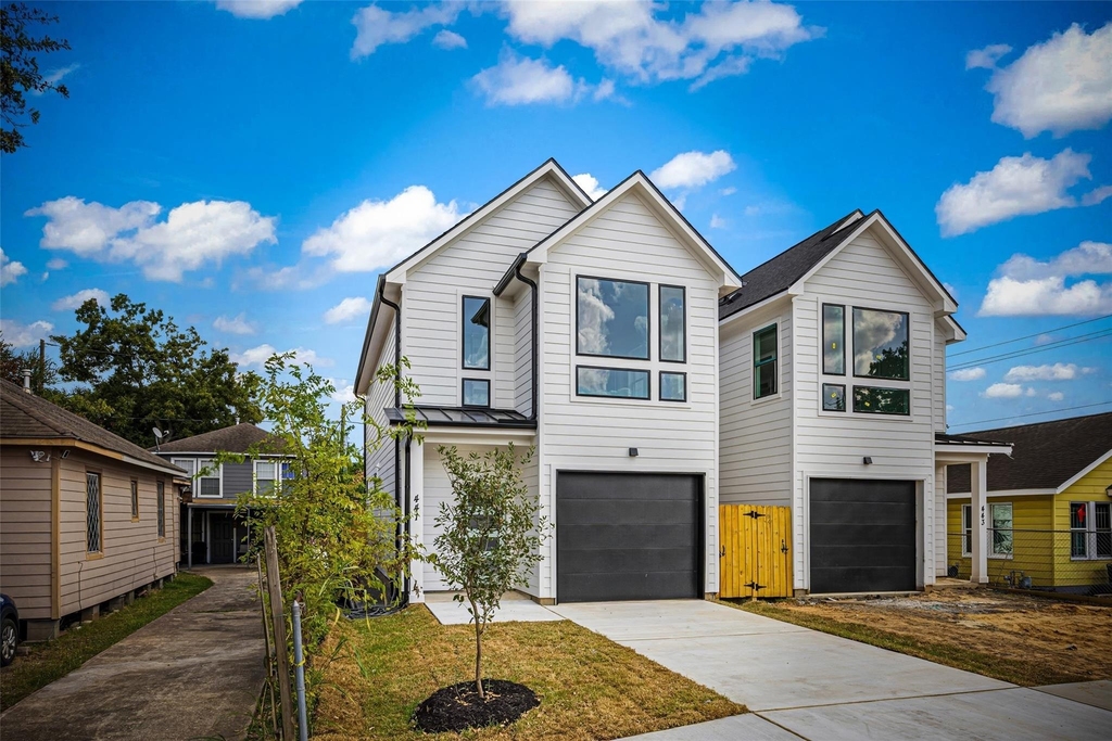 443 Hahlo Street - Photo 2