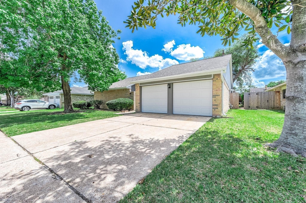 13407 Wells River Drive - Photo 3