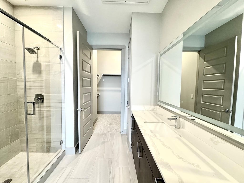 401 W 25th Street - Photo 9