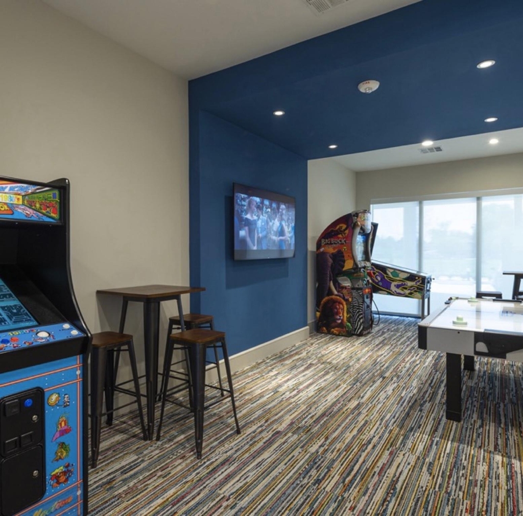 401 W 25th Street - Photo 31