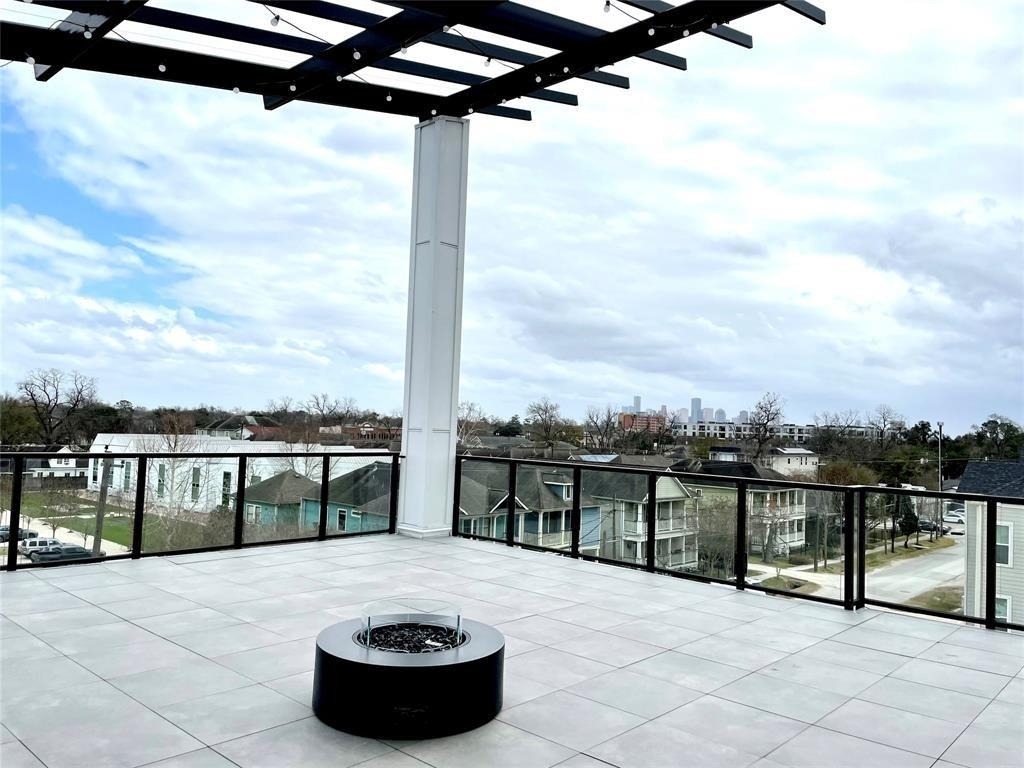 401 W 25th Street - Photo 16