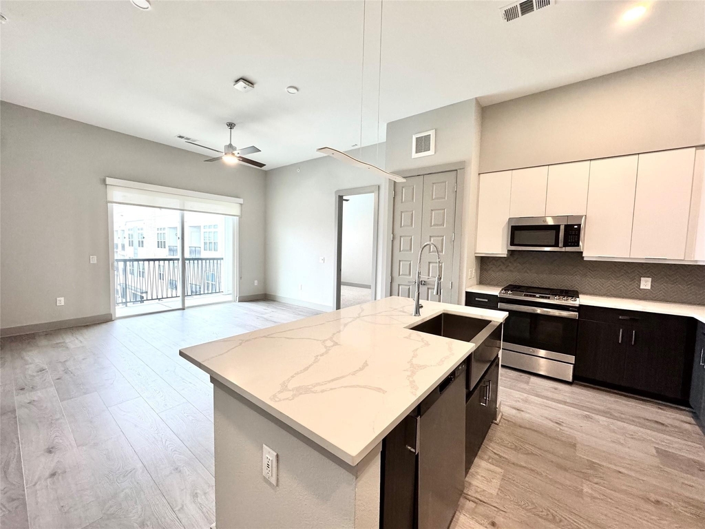 401 W 25th Street - Photo 1