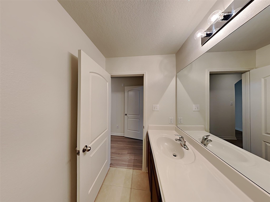 22718 Klingamans Way - Photo 16